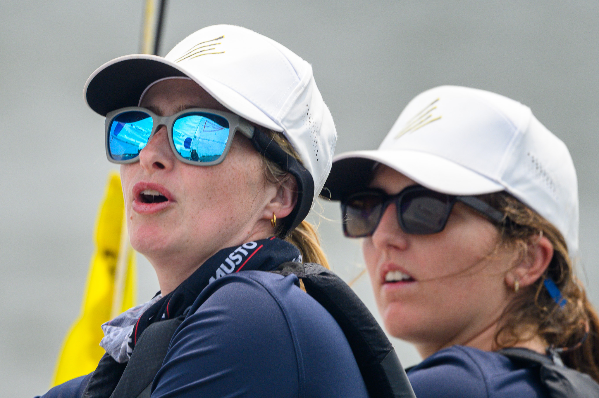 Crew coordination during race